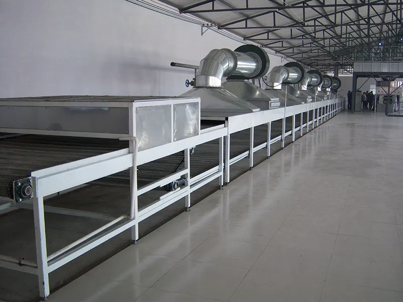 Línea de Producción de Fideos, Formados a Mano en Vietnam